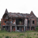 Ruines de la poste du Bokor Ruines de la poste du Bokor vue latérale